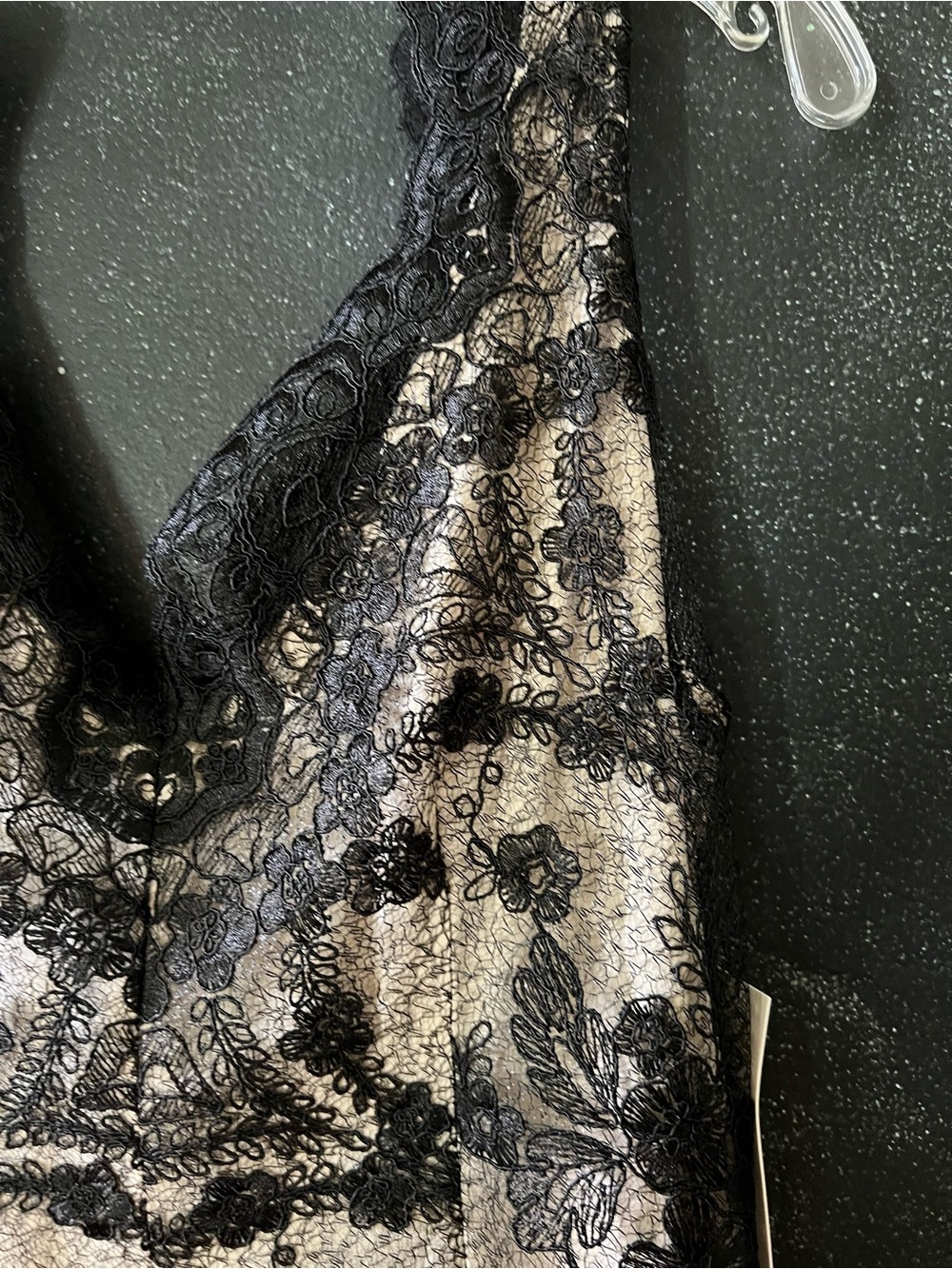 Alice & Olivia Powell Black Lace Tiered Maxi Dress size 8 NWT As Seen on TV - Picture 3 of 9